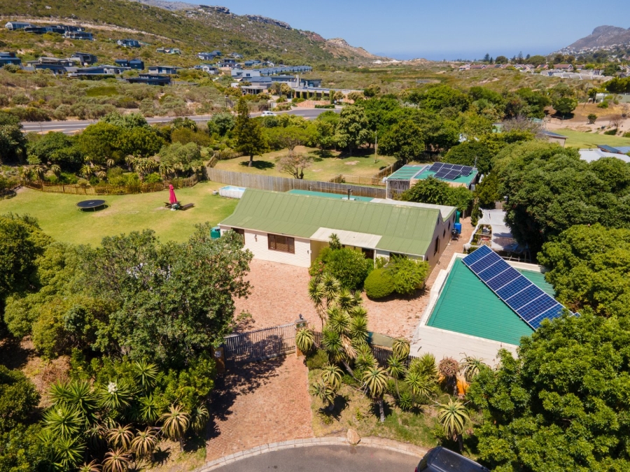 To Let 4 Bedroom Property for Rent in Crofters Valley Western Cape